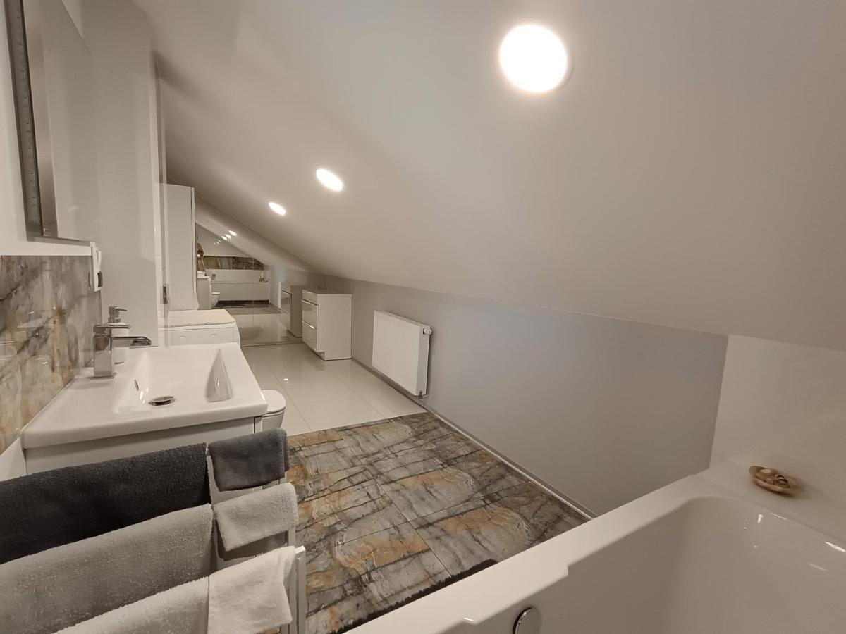 Barytowy Apartament Tarnowskie Gory Bagian luar foto