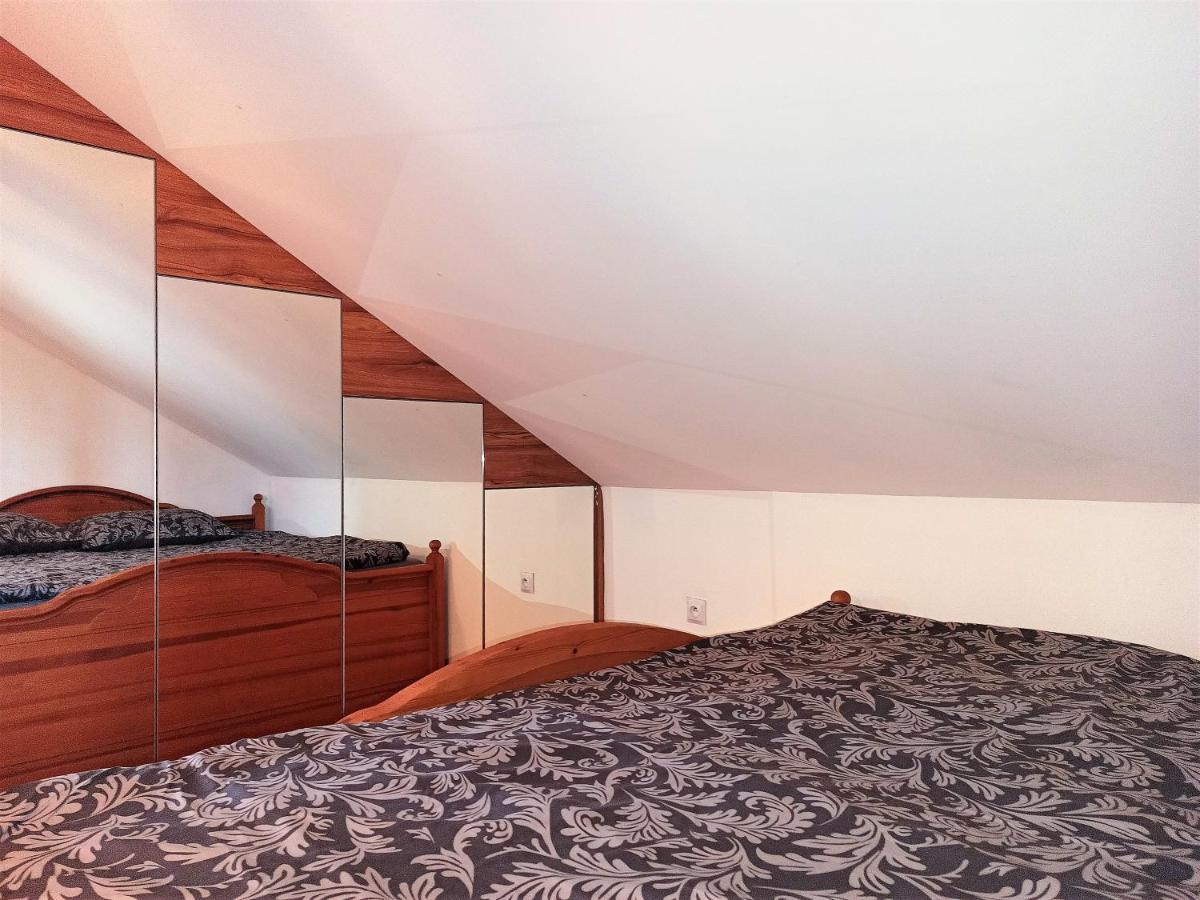 Barytowy Apartament Tarnowskie Gory Bagian luar foto