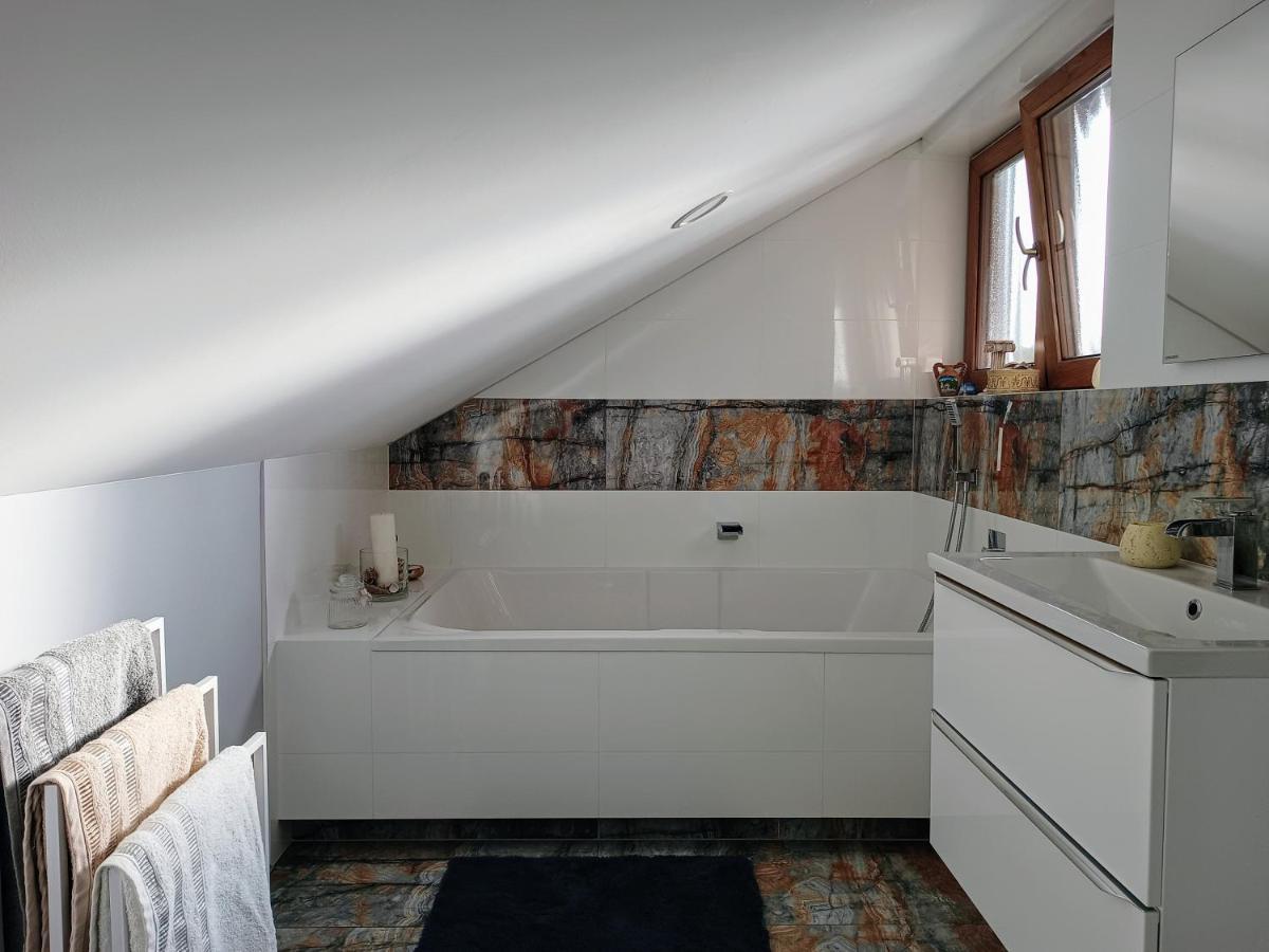 Barytowy Apartament Tarnowskie Gory Bagian luar foto